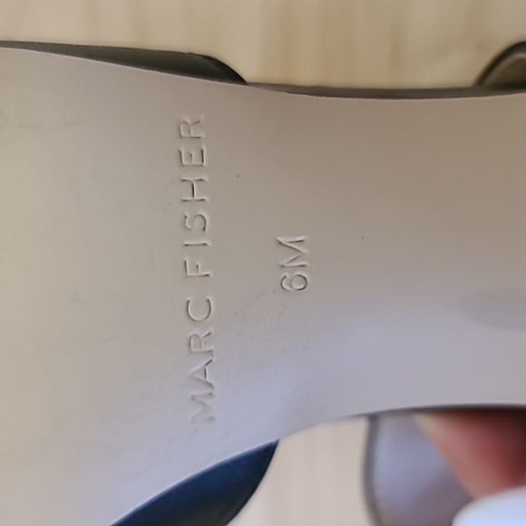 Marc Fisher Black Pumps Heels Pointed Toe Ankle Strap Back Zip Size 6 - Picture 9 of 13